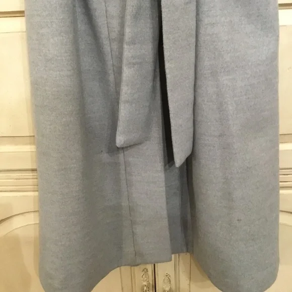 The Fifth Label Women’s Light Gray Minimalist Coat Size M EUC - Picture 5 of 8